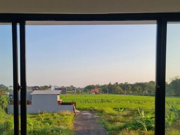 RUMAH MODERN 2 LANTAI SIAP HUNI HANYA 700 JUTAAN DI TABANAN