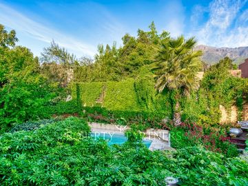 Vista panorámica en condominio. Casa en venta, La Reina Alta.