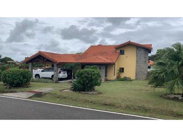 VENTA CASA ALTO BOQUETE