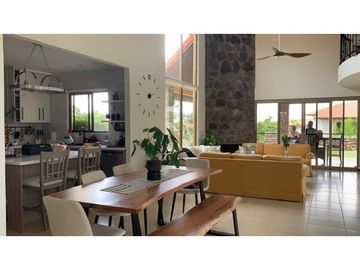 VENTA CASA ALTO BOQUETE