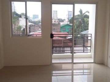 DILIMAN QUEZON CITY WITH 2-PARKING 3-BEDROOMS NEAR KALAYAAN