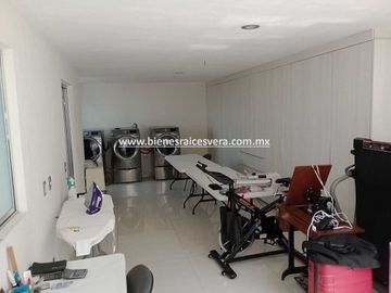 CASA EN VENTA EN SAN JUAN DEL RIO EN LOMAS DE SAN JUAN MIRNA