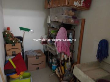 CASA EN VENTA EN SAN JUAN DEL RIO EN LOMAS DE SAN JUAN MIRNA