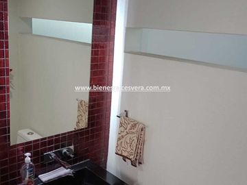 CASA EN VENTA EN SAN JUAN DEL RIO EN LOMAS DE SAN JUAN MIRNA