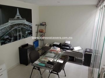 CASA EN VENTA EN SAN JUAN DEL RIO EN LOMAS DE SAN JUAN MIRNA
