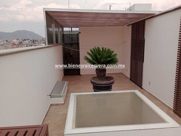 CASA EN VENTA EN SAN JUAN DEL RIO EN LOMAS DE SAN JUAN MIRNA