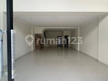 Ruko 4 Lantai Luas dan di Pusat Gading Serpong