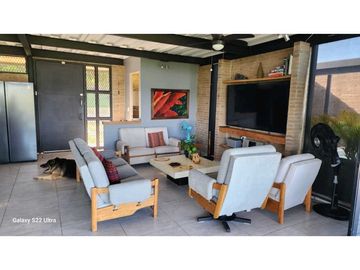 EN VENTA CASA CAMPESTRE