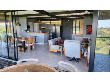 EN VENTA CASA CAMPESTRE