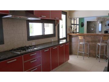 VENDE CASA EN CHACRAS DE CORIA - CALLEJON PRIVADO