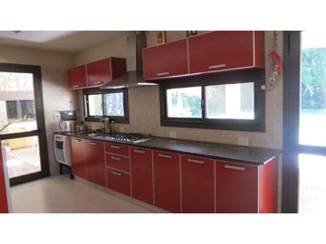 VENDE CASA EN CHACRAS DE CORIA - CALLEJON PRIVADO