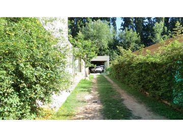VENDE CASA EN CHACRAS DE CORIA - CALLEJON PRIVADO