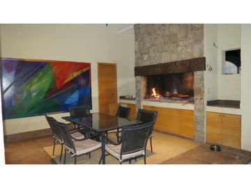 VENDE CASA EN CHACRAS DE CORIA - CALLEJON PRIVADO