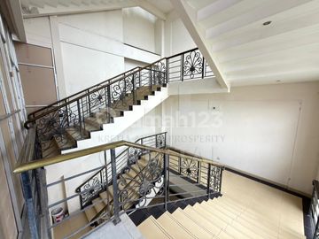 Lokasi Strategis Gedung 4½ Lantai di Area Sutami Setrasari Bandung Utara Cocok untuk Berbagai Usaha