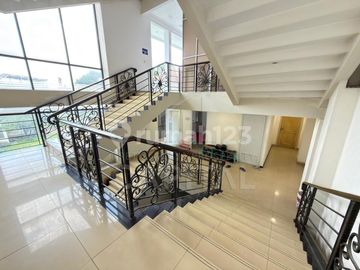 Lokasi Strategis Gedung 4½ Lantai di Area Sutami Setrasari Bandung Utara Cocok untuk Berbagai Usaha
