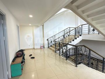 Lokasi Strategis Gedung 4½ Lantai di Area Sutami Setrasari Bandung Utara Cocok untuk Berbagai Usaha