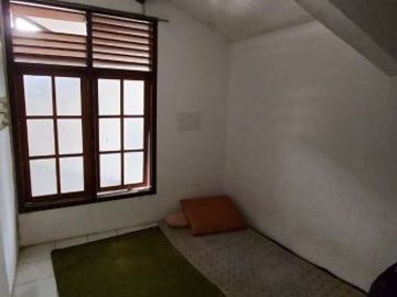 RUMAH KOST DI GEGERKALONG TENGAH, BANDUNG UTARA. DEKAT KE DARUT TAUHID, KAMPUS TELKOM, UPI, UNPAS