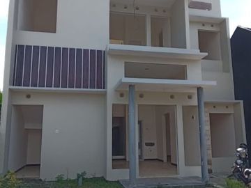 RUMAH MURAH CANTIK TEPI JALAN DI KAWASAN KOTA MALANG
