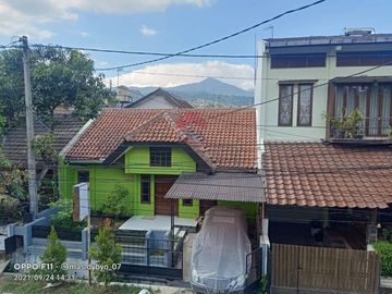 Rumah dengan harga relatif murah lokasi strategis, Komplek Ujung Berung indah