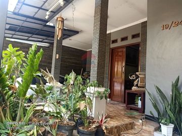Rumah dengan harga relatif murah lokasi strategis, Komplek Ujung Berung indah
