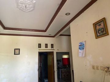 TIM Rumah Dengan Pekarangan Luas Dijual di Bedahan