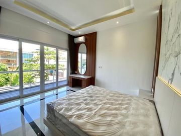 Villa Baru style Modern dekat Pantai Double Six Seminyak