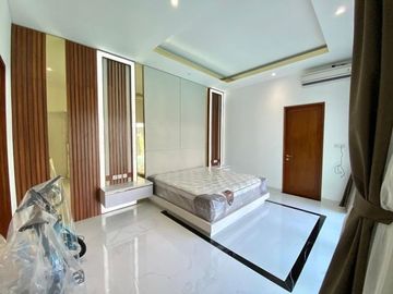 Villa Baru style Modern dekat Pantai Double Six Seminyak