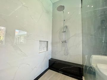 Villa Baru style Modern dekat Pantai Double Six Seminyak