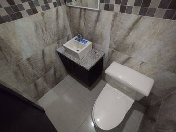VENTA SUITE PLANTA BAJA CON PARQUEO KENNEDY