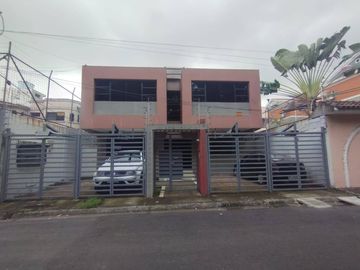 VENTA SUITE PLANTA BAJA CON PARQUEO KENNEDY