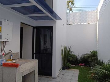 CASA NUEVA, A 5 MIN DEL CENTRO DE OAXTEPEC, Y A UNOS MIN DE TLAYACAPAN, MORELOS