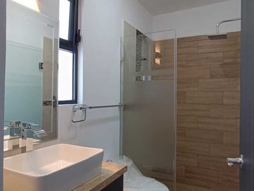 CASA NUEVA, A 5 MIN DEL CENTRO DE OAXTEPEC, Y A UNOS MIN DE TLAYACAPAN, MORELOS
