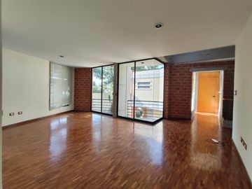 Casa en Venta zona Plaza Cristal