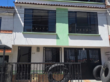 casa en venta en los cristales. Cod V21286
