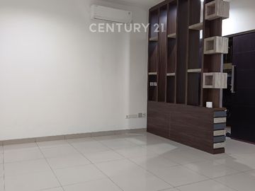 Rumah Di Cluster San Antonio Hadap Selatan