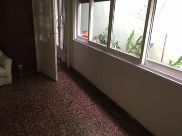 CASA LOTE PROPIO P/3 FAMILIAS C/GARAGE CUBIERTO LAUTARO AL 900