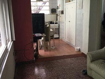 CASA LOTE PROPIO P/3 FAMILIAS C/GARAGE CUBIERTO LAUTARO AL 900