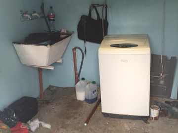 CASA LOTE PROPIO P/3 FAMILIAS C/GARAGE CUBIERTO LAUTARO AL 900
