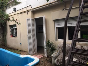CASA LOTE PROPIO P/3 FAMILIAS C/GARAGE CUBIERTO LAUTARO AL 900