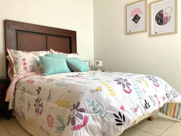 Casa con Alberca en condominio