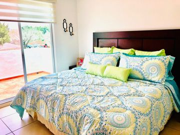 Casa con Alberca en condominio