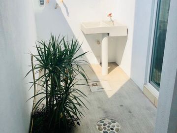 Casa con Alberca en condominio