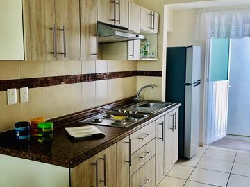 Casa con Alberca en condominio