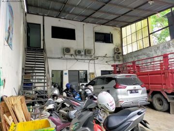 Pergudangan Gunung Anyar, Ada kantor 2 lantai, Strategis