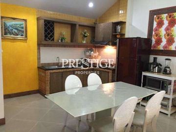 Townhouse Pratamnak – 3 Bed 4 Bath in Pratamnak PC3022