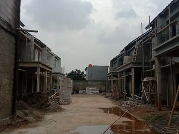 townhouse ekslusif pinggir jalan