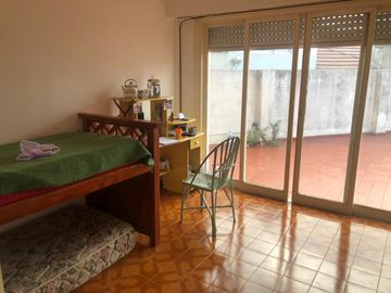 Excelente depto 3 amb con doble patio