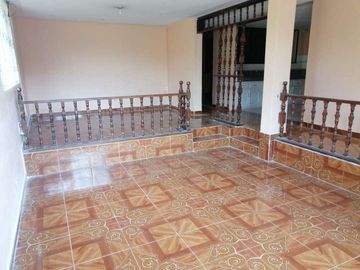 Venta de casa rentera en Otavalo en ciudadela Imbaya