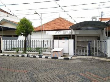 Rumah Manyar Kartika STRATEGIS garasi carport row 3 mobil