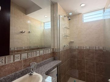 apartamento en arriendo en valle del lili. Cod A125500
